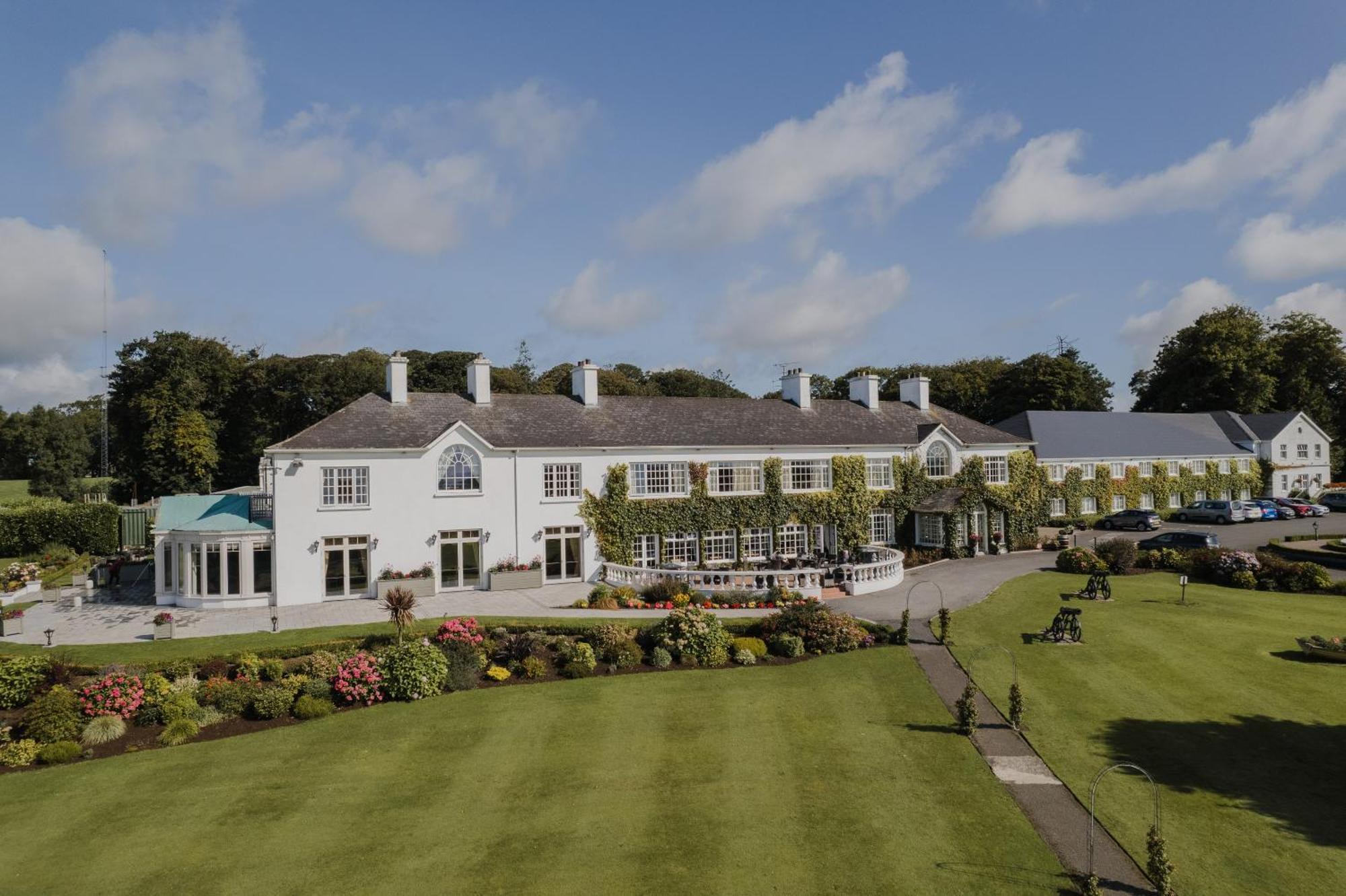 Crover House Hotel & Golf Club Mountnugent Экстерьер фото